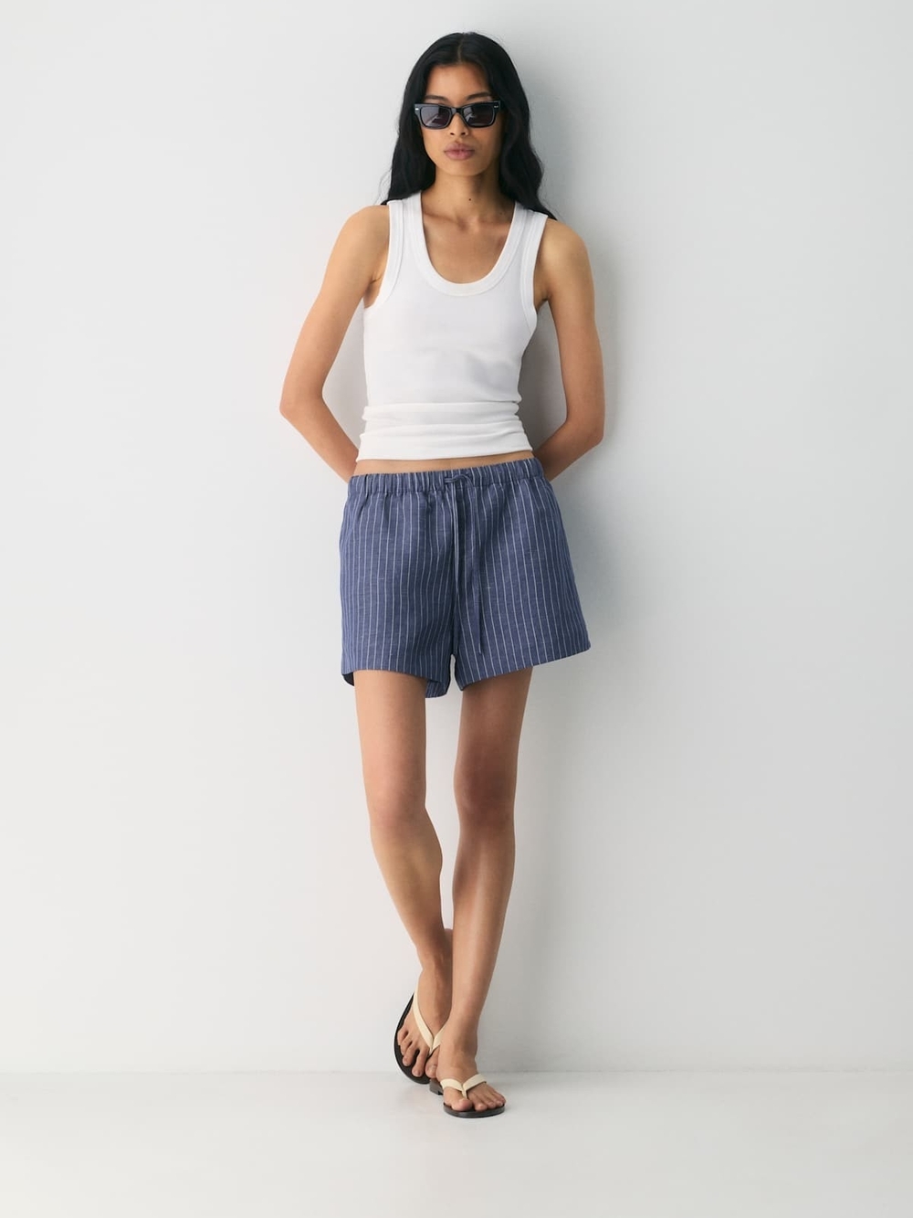 Aritzia Lodge Mini Linen Shorts